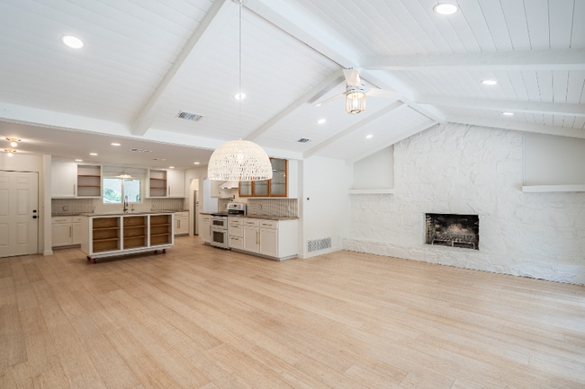 Building Photo - 2404 Monte Carlo Dr