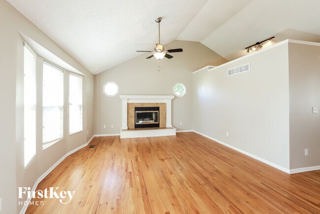 Foto del edificio - 7322 N Crystal Ave