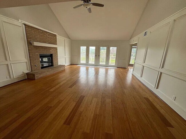 Foto del edificio - 3203 Bayou Dr