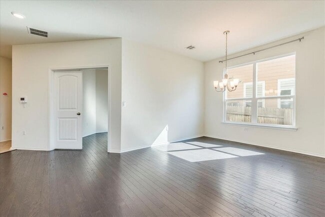 Building Photo - 815 Sandhill Branch Dr