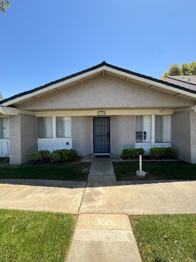Now ready to move-in! Beautiful 2-Bedroom Home in a Gated Loma Linda Community! - Now ready to move-in! Beautiful 2-Bedroom Home in a Gated Loma Linda Community!