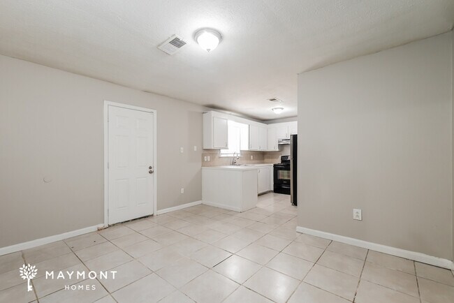 Building Photo - 125 James Garfield Cir