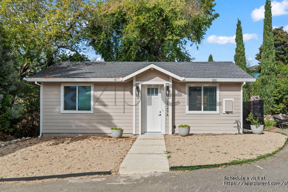Primary Photo - 3829 Buell St