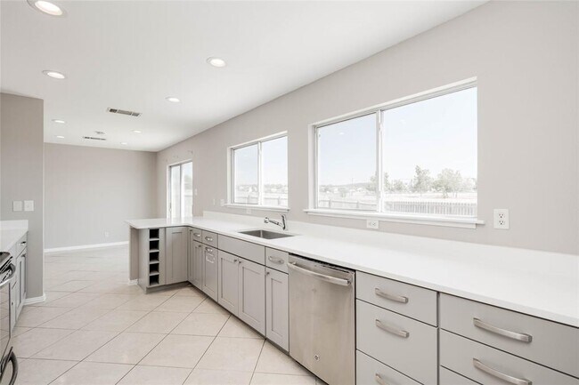Foto del edificio - 1316 Lakeside Loop