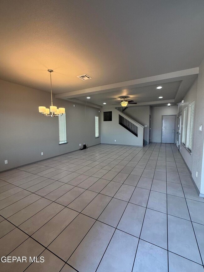 Foto del edificio - 14405 Eastbrook Dr