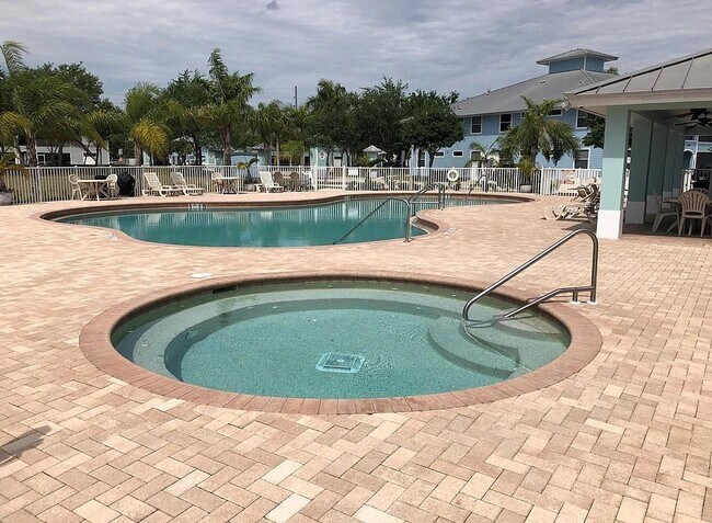 Building Photo - 1085 Hancock Creek S Blvd