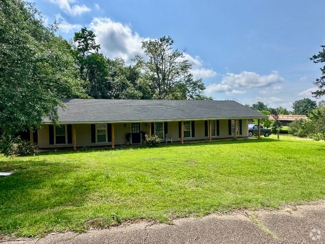 Building Photo - 221 Pecan Hill Dr