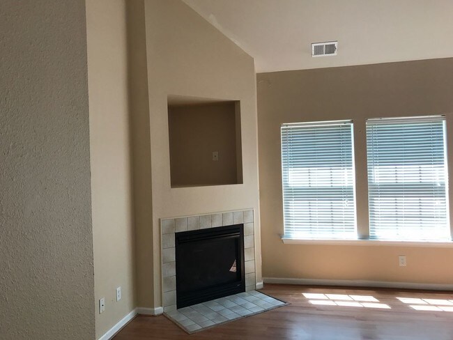 Building Photo - 4034 River Breeze Cir
