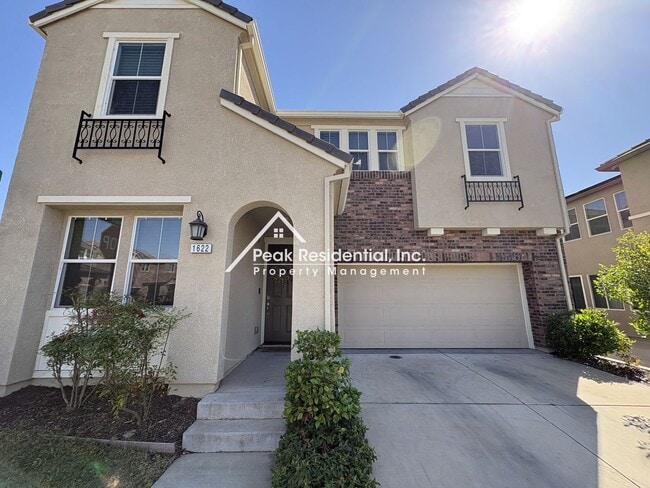 Building Photo - Beautiful 4 bedroom 3 bathroom home is located in Rocklin!