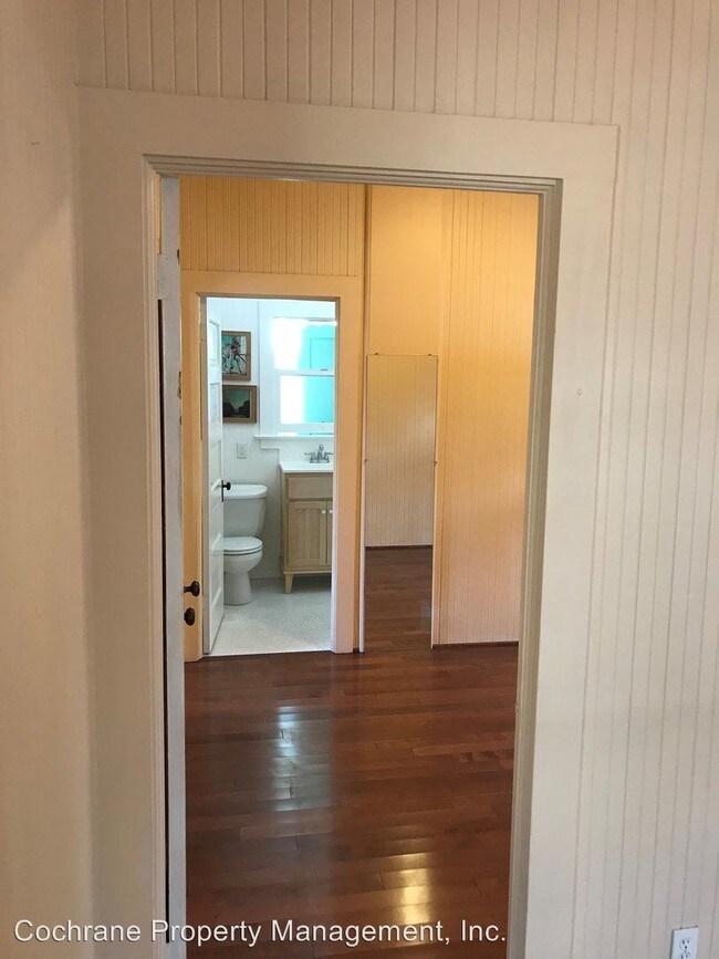 Building Photo - 2 br, 1.5 bath House - 109 N. Nopal