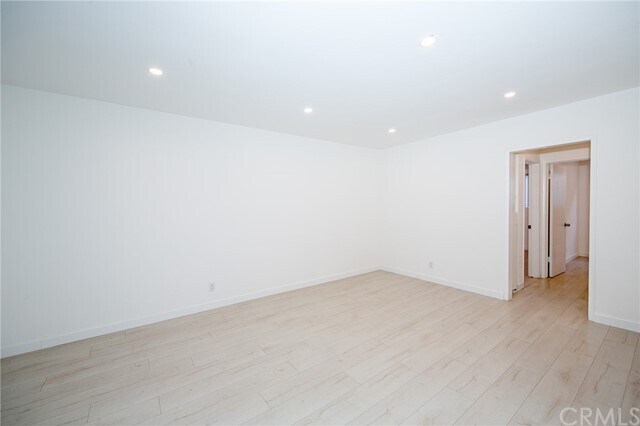 Building Photo - 12635 Vanowen St