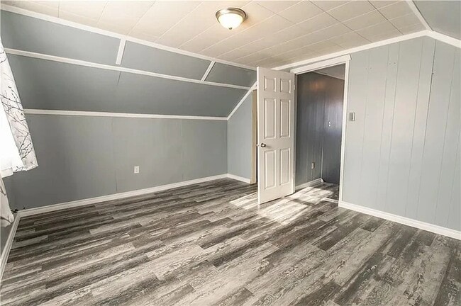 Building Photo - 4 Wavell Crt