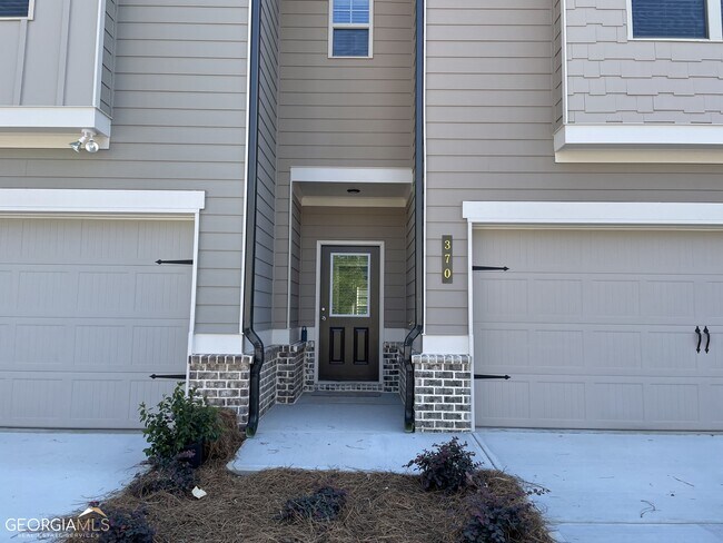 Building Photo - 370 Rockfern Ct
