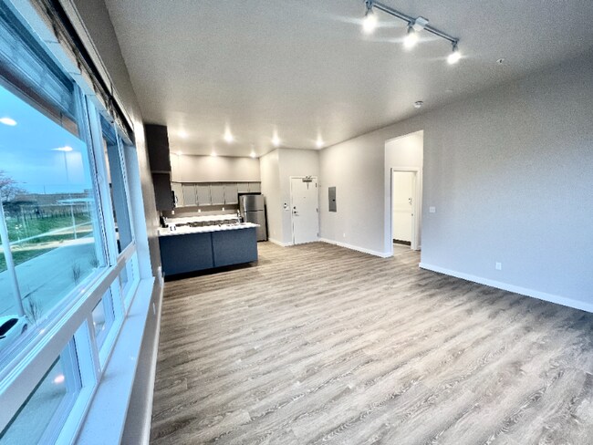 Building Photo - 2330 Yakima Ct