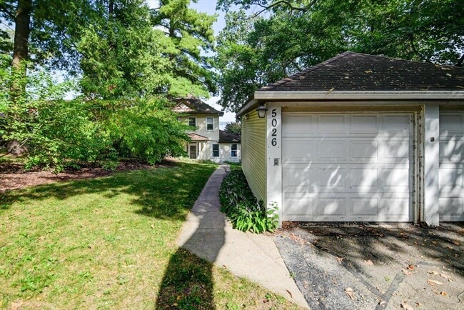 Building Photo - 5026 Lake Mendota Dr