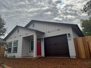 Building Photo - 616 Mormon St