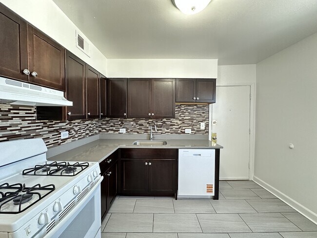 Foto del edificio - 4924 Mulford St