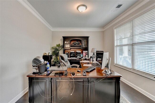 Foto del edificio - 5525 Nesmith Ct
