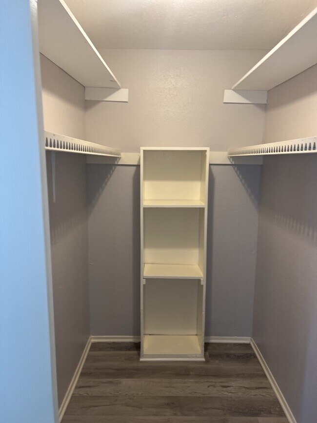 Building Photo - 6200 W Tidwell Rd