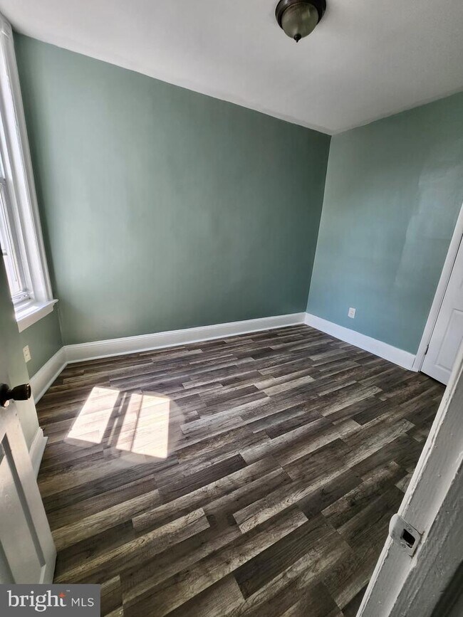Foto del edificio - 5029 Cottage St