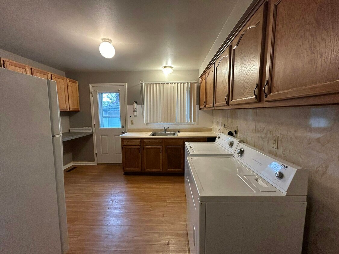 Building Photo - 4471 Croissant St