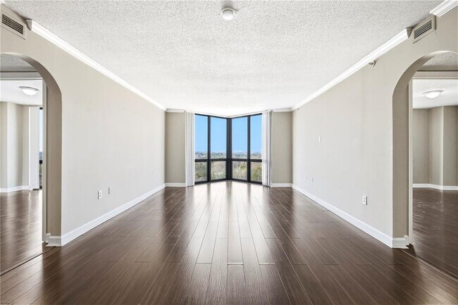 Foto del edificio - 2870 Pharr Ct S Northwest