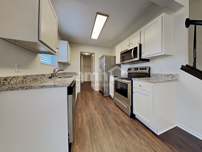 Foto del edificio - 1503 Pencross Ln