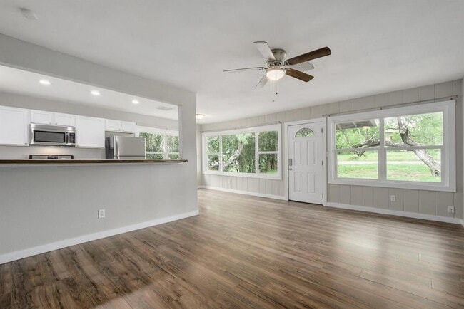 Building Photo - 6301 Arnold Dr