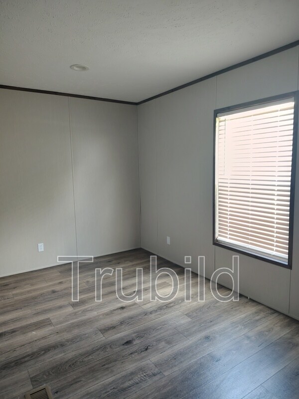 Building Photo - 57 Poole Cir