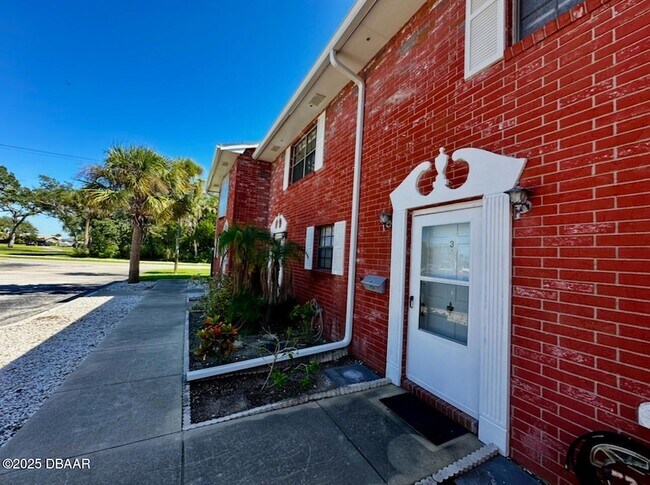 Foto del edificio - 2250 S Palmetto Ave