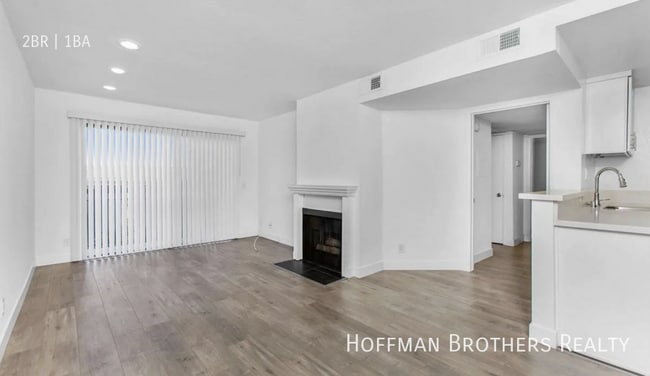 Building Photo - 7705 Hampton Ave