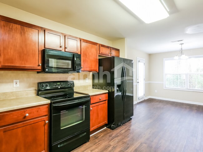 Foto del edificio - 101 Kirkshire Ln