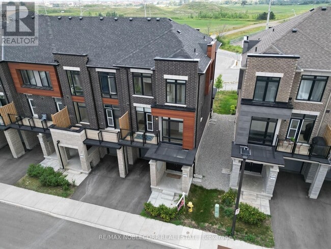 Building Photo - 31 Holyrood Cres