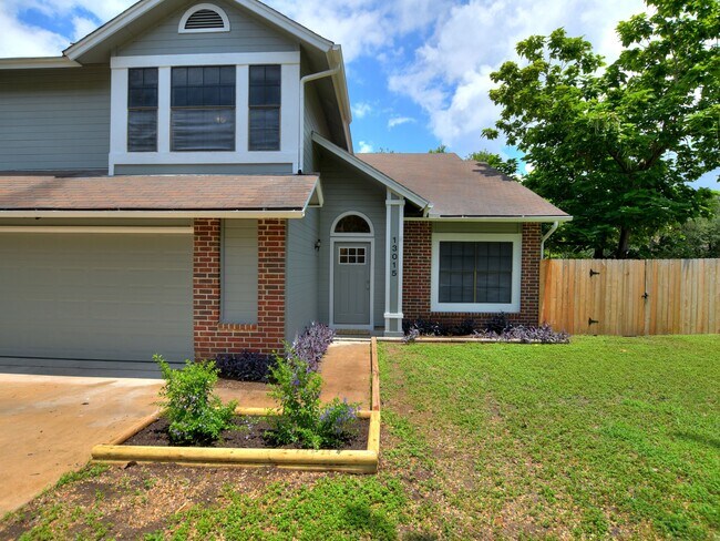 Building Photo - 13015 Muldoon Dr