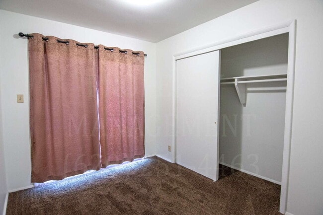 Building Photo - Spacious 2-Bedroom Apartment with Off-Street Parking & On-Site Laundry