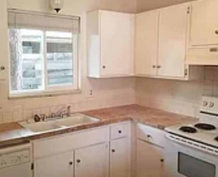 Primary Photo - Beautiful 2 Bedroom Town Home! INCLUDED IN RENT: Water/Sewer/Gas/Trash