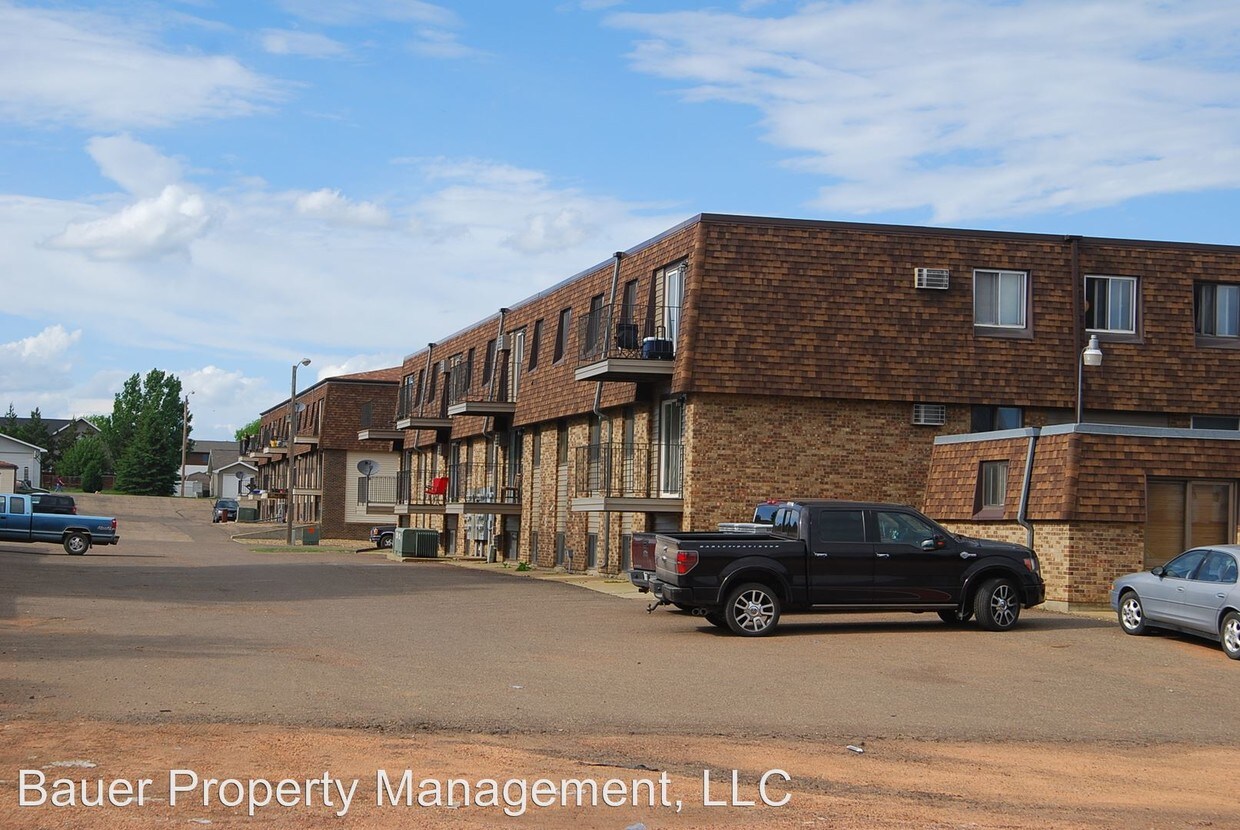 Foto principal - 671 24th St W