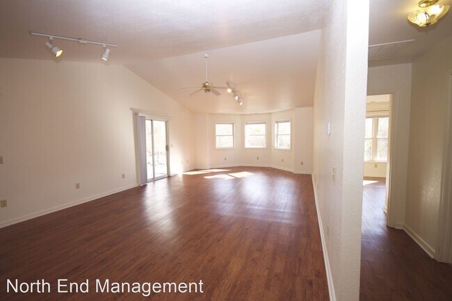 Building Photo - 352-360 Dula Springs Rd