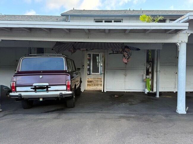 Aparcamiento cubierto para 2 coches - 1070 Awawamalu St