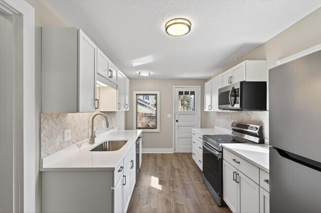 Foto del edificio - 3553 Dupont Ave S
