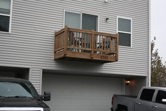 Building Photo - 2351 Upland Rd