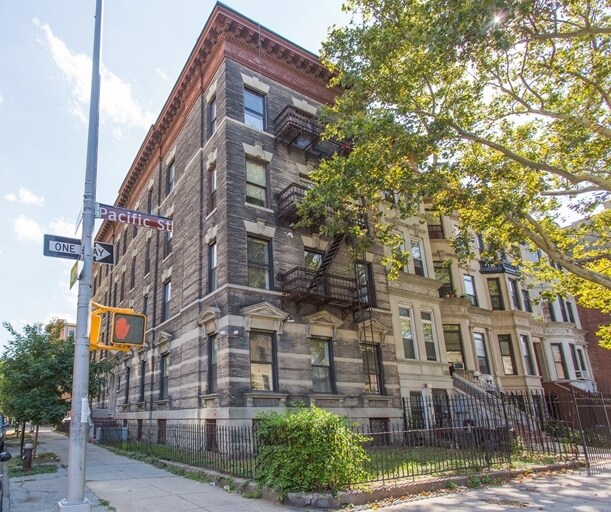 Building Photo - 1316 Pacific St