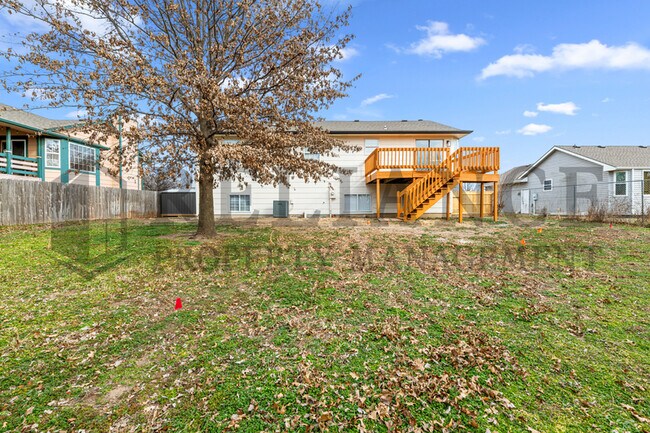 Foto del edificio - 215 Peachwood Dr