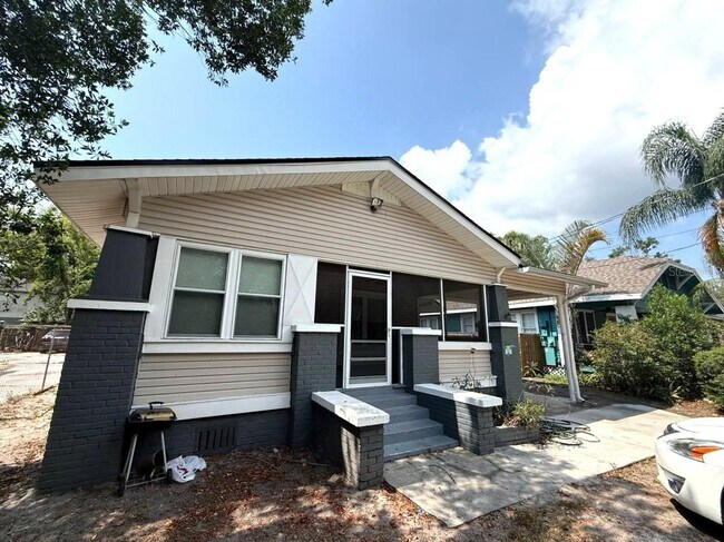 Foto del edificio - 917 E Shadowlawn Ave