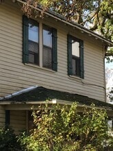 Building Photo - 303 NE D St