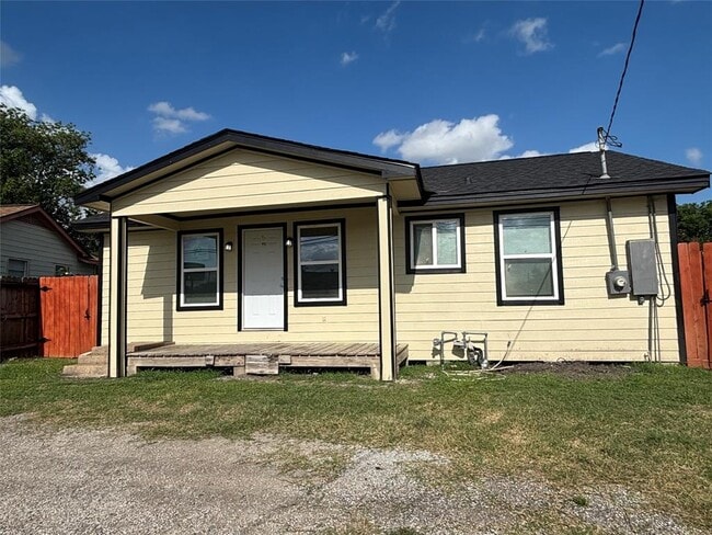 Building Photo - 1210 Dacus Dr