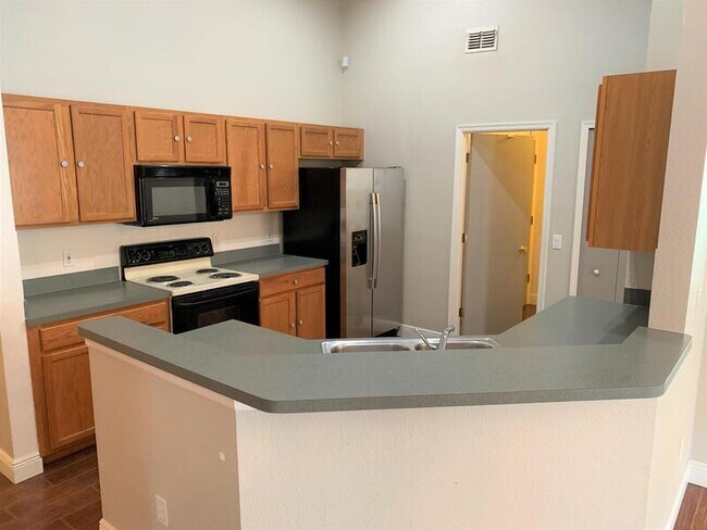 Foto del edificio - 2021 Palmetto Pine Ln
