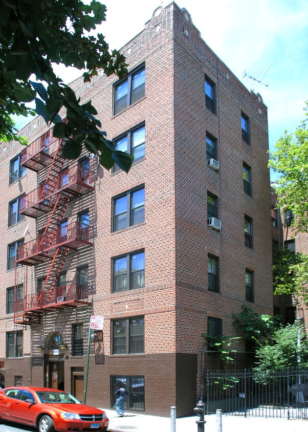 Primary Photo - 315 Echo Pl