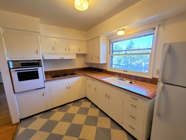 Building Photo - 266