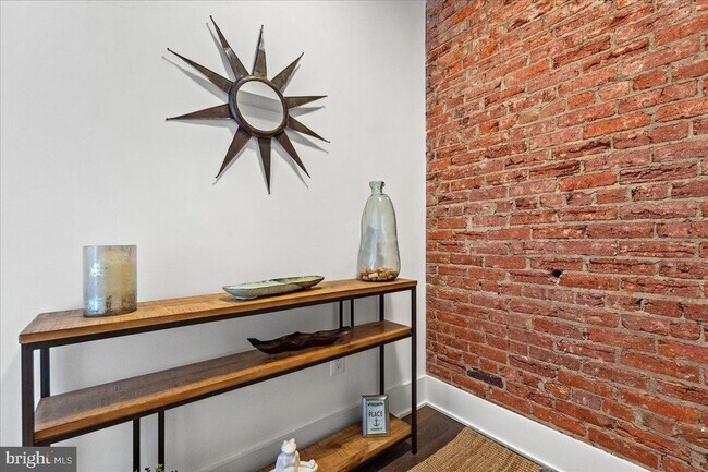 Foto del edificio - 515 N Washington St